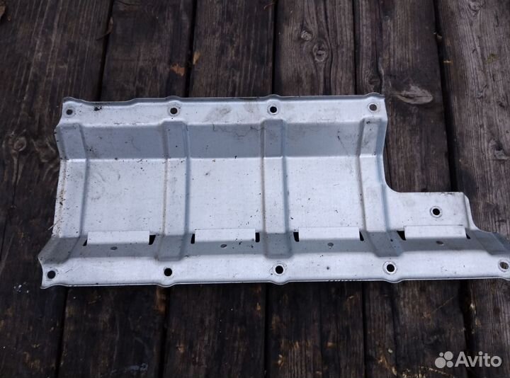 Масляный отражатель 6.2 L86 Кадиллак Эскалэйд 4