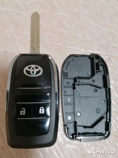 Раскладной ключ Toyota