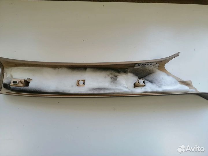 Обшивка передней стойки Volkswagen Touareg