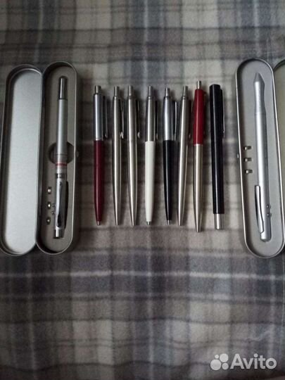 Коллекция шариковых ручек