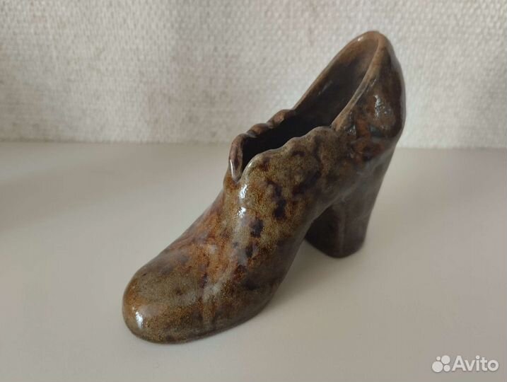 Изящная игольница туфелька керамика
