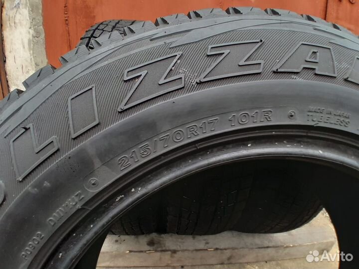 Bridgestone Blizzak DM-V1 215/70 R17 101R