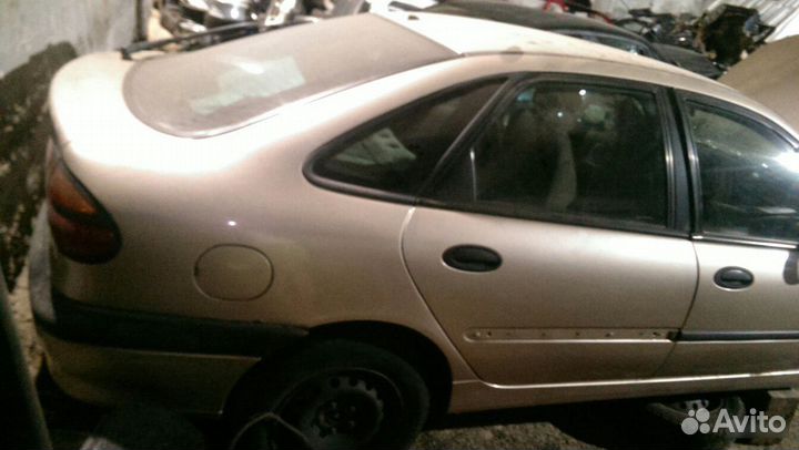 Перед разбит Рено лагуна 1, 2.2 дизель МКПП