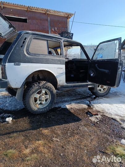 LADA 4x4 (Нива) 1.7 МТ, 2005, битый, 150 000 км