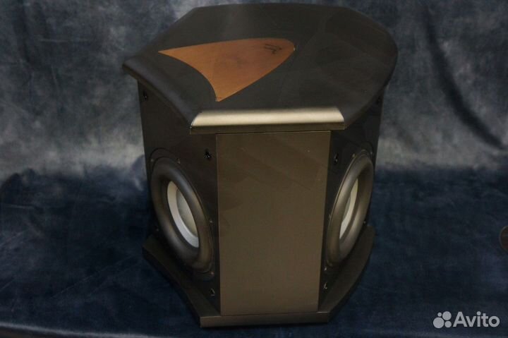 Активный сабвуфер Martin Logan Depth