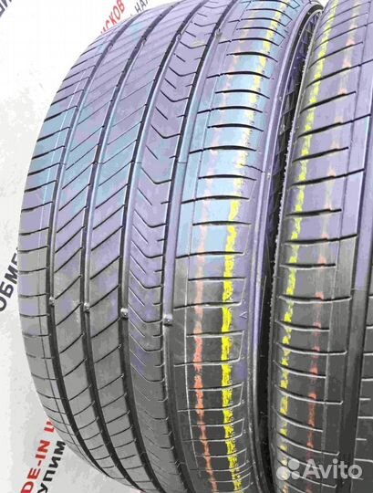 Kumho Majesty 9 Solus TA91 235/45 R18 98M