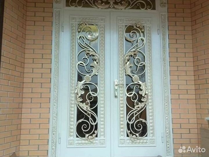 Кованая дверь входная