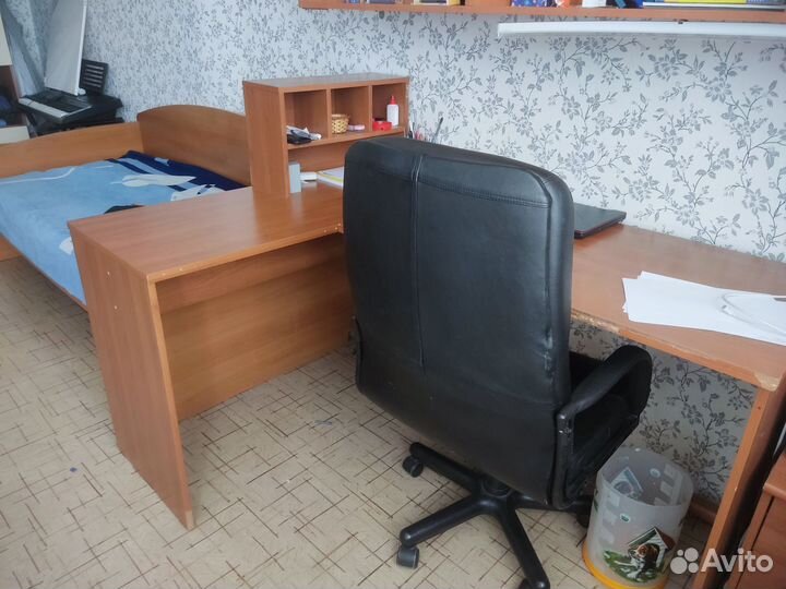 Письменный стол