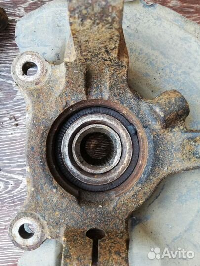 Кулак передний правый Mitsubishi Lancer X 10 2007)