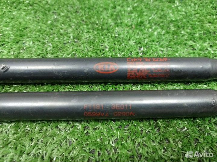 Амортизатор капота Kia Sorento SUV 2.5 D4CB 2009