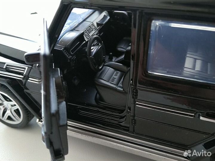 Модель марки Mercedes-Benz AMG G65