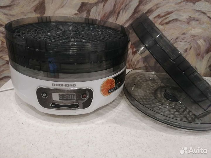 Сушилка для овощей и фруктов redmond