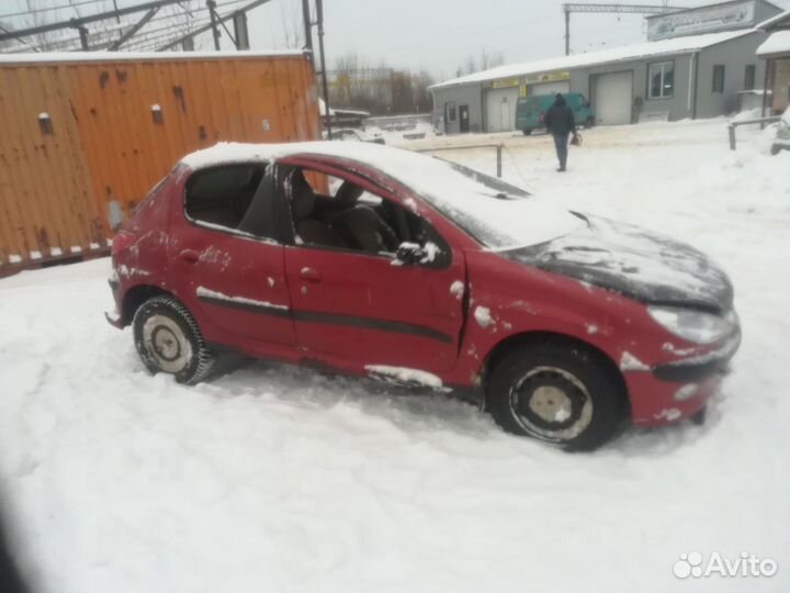 Запчасти б/у Peugeot 206 хэтчбек 1.4 i (KFW)