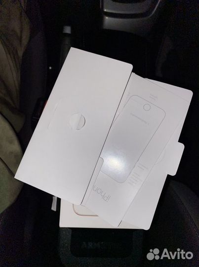 Коробка от iPhone se