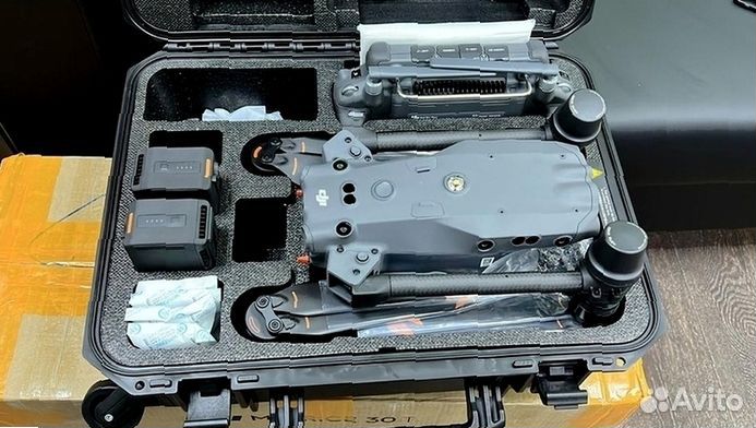 Квадрокоптер DJI Mavic 3 Pro в наличии