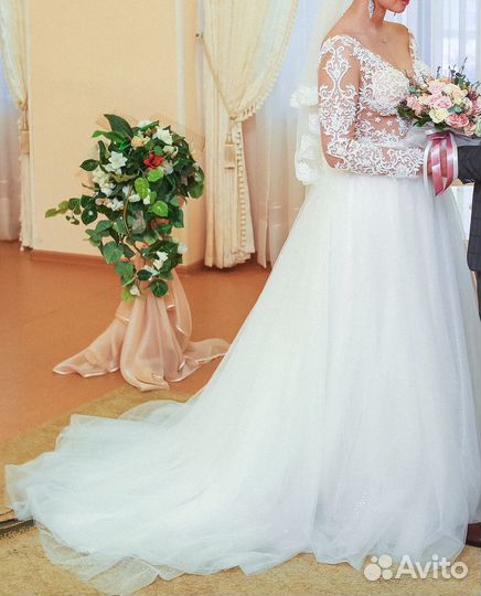 Свадебное платье