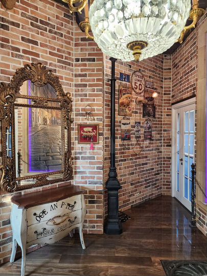 2-к. квартира, 108 м², 9/9 эт.