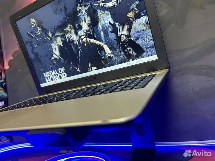Игровой ноутбук Asus i3-6th 12озу 4gb видео SSD
