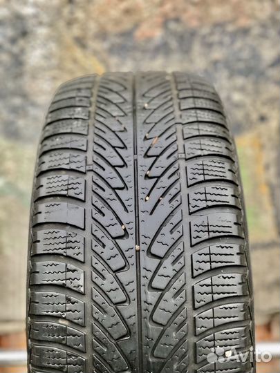 Goodyear UltraGrip 8 Performance 215/55 R16 97H
