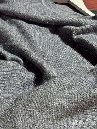 Костюм теплый новый со стразами