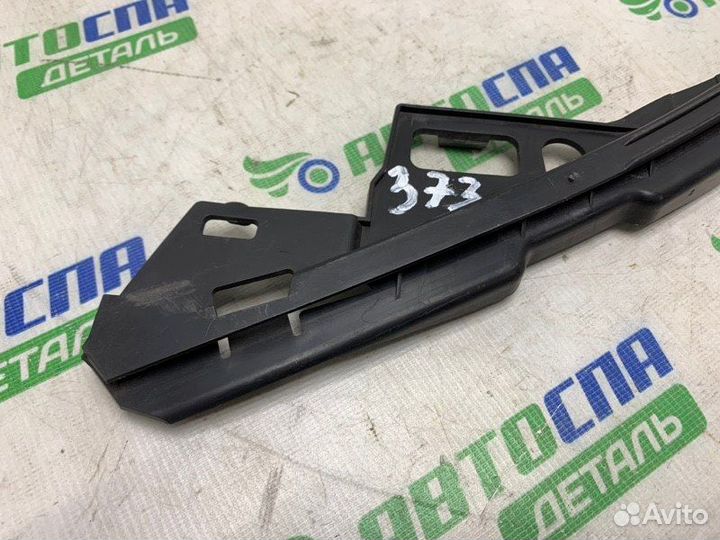 Кронштейн фары передний левый Volvo V50 универсал