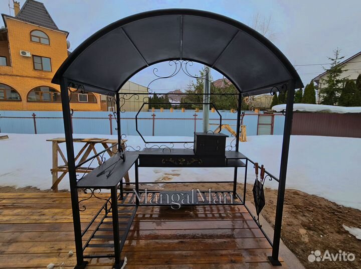 Мангал с крышей Медея