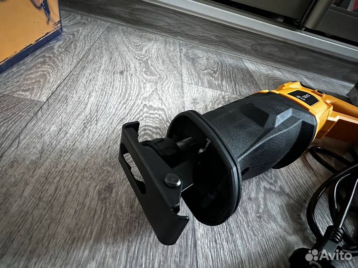 Сабельная пила 1000 Вт новая