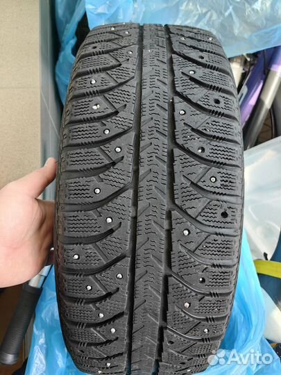 Bridgestone Ice Cruiser 7000 205/55 R16 91T