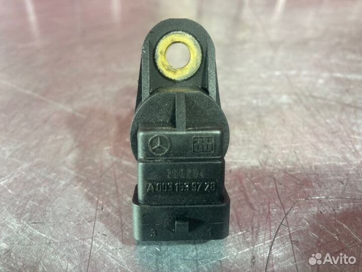 Датчик распредвала Mercedes C-Class W203 OM611 2.2