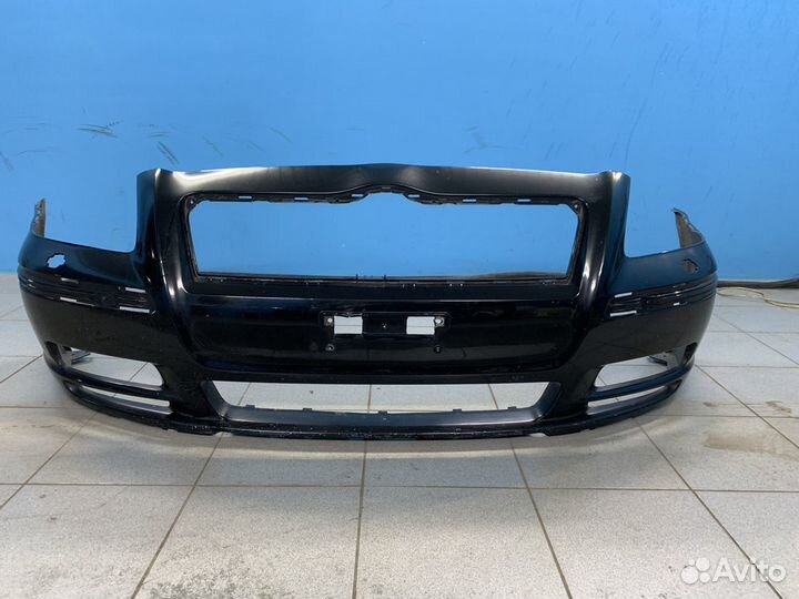 Бампер передний Toyota Avensis