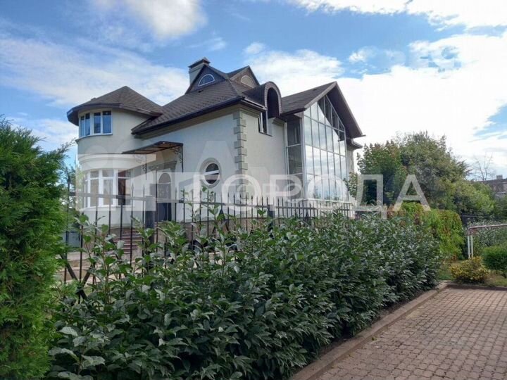 Дом 420 м² на участке 12 сот.