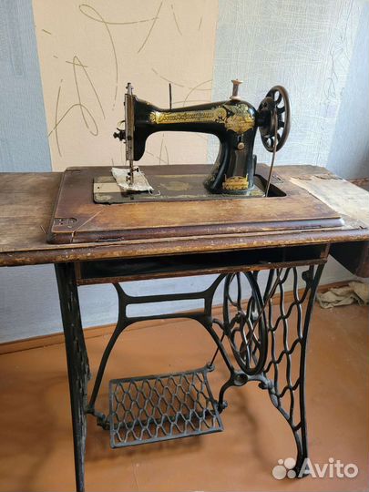 Швейная машинка зингер рабочая
