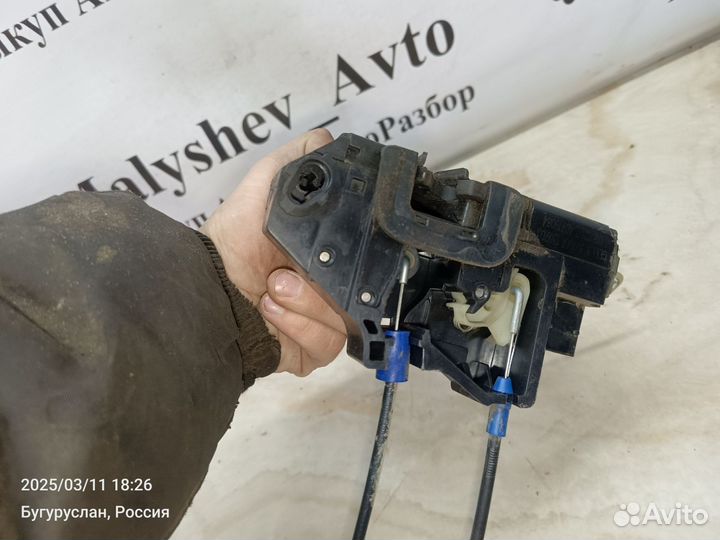 Замок двери передний левой Geely Emgrand ec7