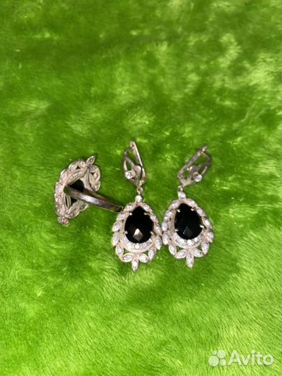 Снребряеный комплект