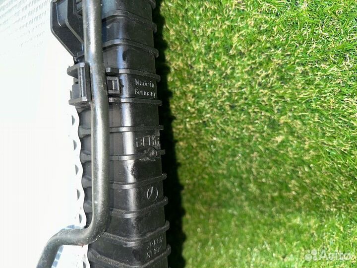 Радиатор охлаждения двигателя Mercedes С W203