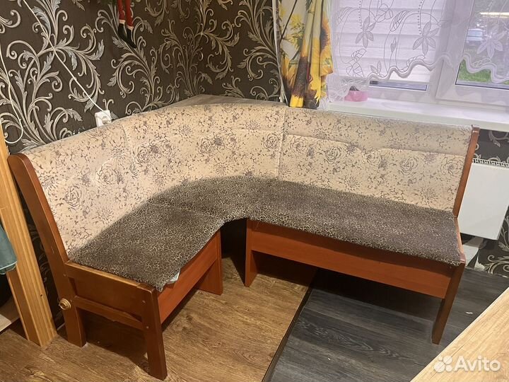 Кухонный угловой диван