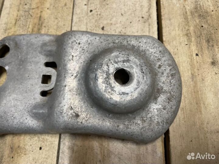 Кронштейн подрамника задний Bmw 320D G20 B47D20B