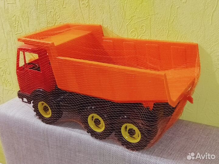 Большой самосвал