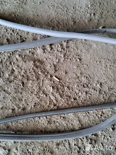 Уплотнитель двери задний BMW E66