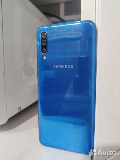 Samsung Galaxy A50, 4/64 ГБ