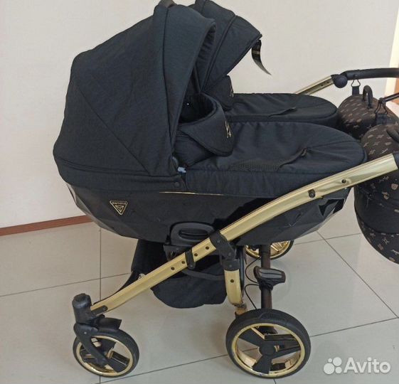 Коляска для двойни junama люлечный вариат