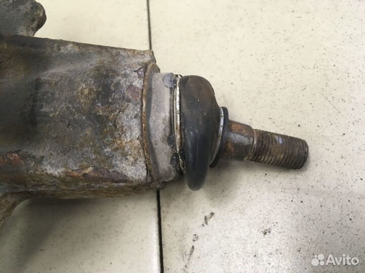 Кулак поворотный передний правый C4 II 2011