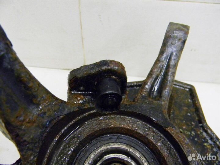 Кулак поворотный передний правый Aveo (T250) 2005