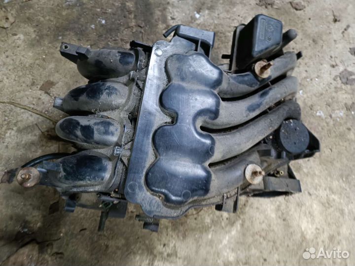 Впускной коллектор Шкода Октавия тур