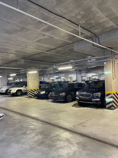 Машиноместо, 14 м²