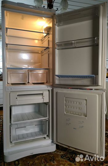 Продам холодильник indesit