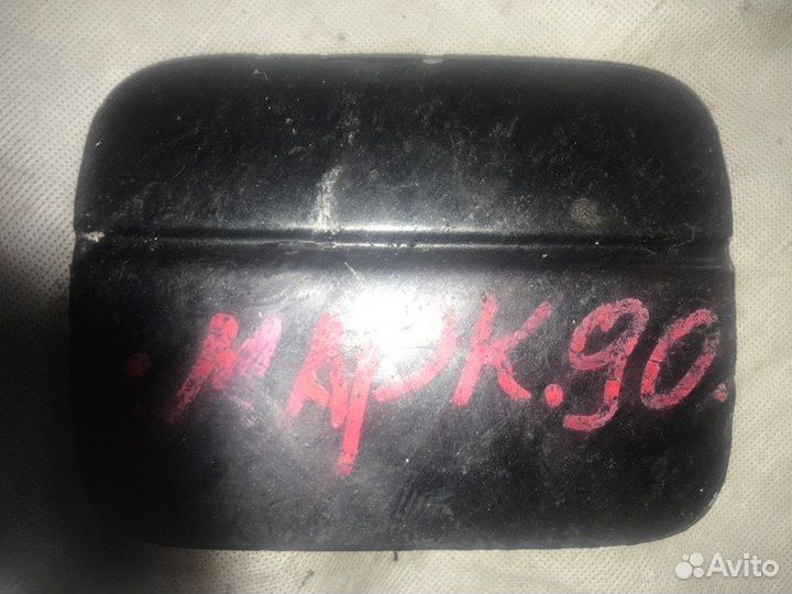 Лючок бензобака Toyota Mark 2 GX90 1GFE