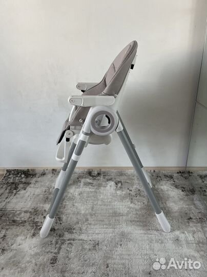 Стульчик для кормления nuovita
