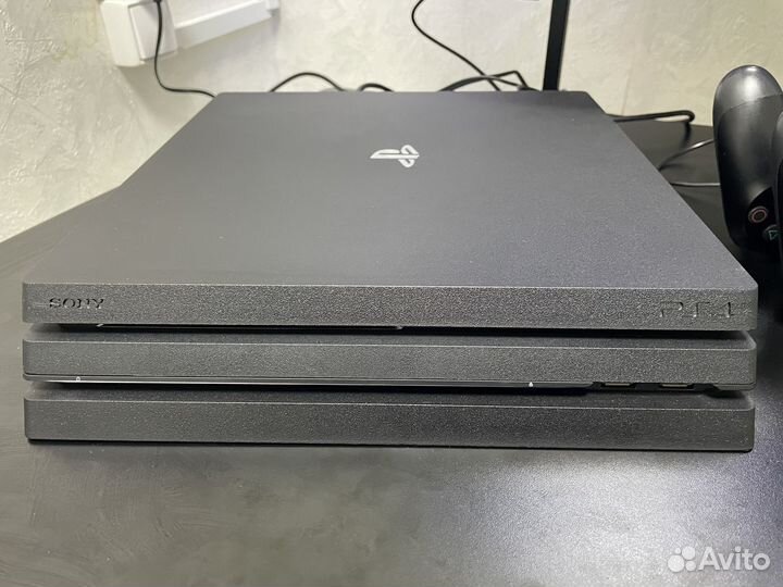 Sony PS4 pro 1tb +игры +подписка