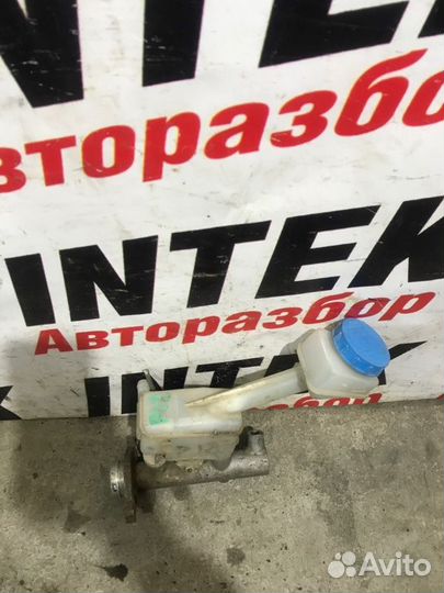 Главный тормозной цилиндр Nissan Primera P12